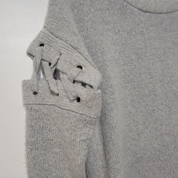 Crave Fame by Almost Famous Sweater - Picture 3 of 5